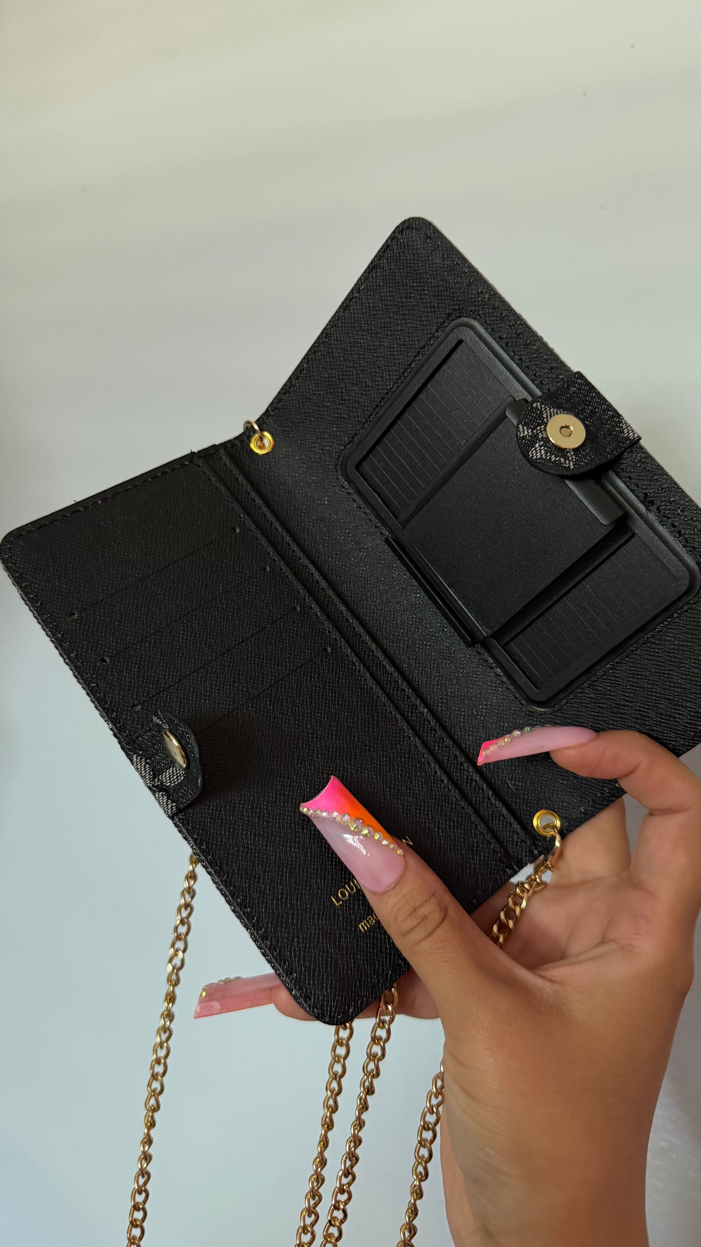 LV wallet case (pre order)